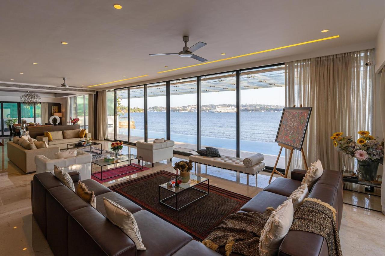 Oceanic Sunsets With River View, Comp Breakfast & Infinity Pool At Stayvista Verem Exterior foto